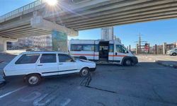 Karaman'da yolcu minibüsü ile otomobil çarpıştı: 2 yaralı