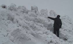 Kars'ta Mart sonunda kış geri döndü: Boğatepe Geçidi ve köyler kar altında
