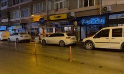 Kocaeli'de bıçaklanan şahıs dükkana sığındı