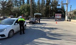 Kozan'da 10 araç ve 4 motosiklet trafikten men edildi