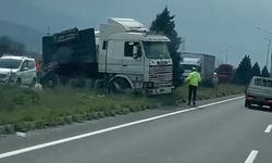 Manisa'da tır ile kamyon çarpıştı: 2 sürücü yaralandı