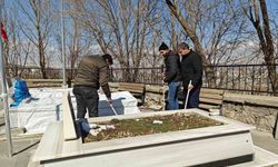 Muş'ta bayram öncesi şehit mezarlıklarında bakım ve temizlik yapıldı