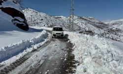 Siirt'te karla mücadele sürüyor: Mahsur kalan vatandaşlar kurtarıldı