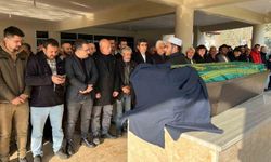 Tabutunun üzerine damatlığı konuldu: İran'da hayatını kaybeden tır şoförü son yolculuğuna uğurlandı