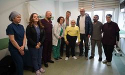 Tıpta nadir vaka: Eğri göğüs kafesi ve skolyoza rağmen kalbi saatlerce durdurularak hayata döndürüldü