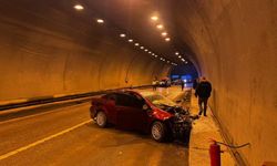 Tünelde iki otomobil çarpıştı: 7 yaralı