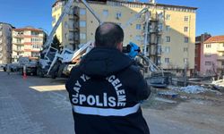 Uşak'ta beton pompası yan yattı: Altında kalan işçi hayatını kaybetti