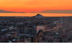 Van Gölü'nde güneşin vedası mest etti