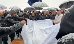 Van'daki kazada hayatını kaybeden aile yan yana defnedildi