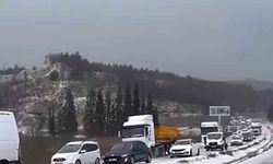 Yatağan-Milas kara yolu dolu yağışı sonrası beyaza büründü