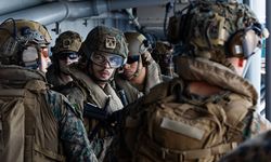 ABD ordusu: "3 bin 500 personel taşıyan amfibi hücum gemisi USS Tripoli Orta Doğu'da"