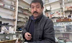 44 yıldır tarihi saatlere ince ayar veriyor