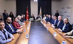 AK Parti'de devir teslim: Nilhan Ayan göreve başladı