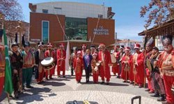 AK Parti'li belediyeden CHP'li vekillere mehterli gönderme