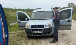 Aracında silahla vurulmuş halde bulundu