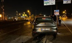 Bakırköy'de seyir halindeki otomobil, tıra arkadan çarptı: 1 yaralı