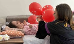 Bayramı hastanede geçiren çocuklara anlamlı ziyaret