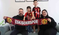 Biriktirdiği tüm parasını şampiyonluk için bağışladı