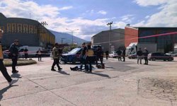 Bursa'da freni patlayan vinç dereye uçtu : Sürücü hayatını kaybetti