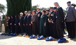 Çanakkale Kara Savaşları'nın yıl dönümünde Fransız ve İngiliz anıtlarında tören düzenlendi