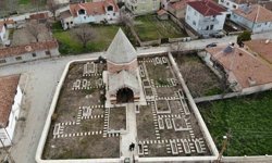 Çandır'daki 5 asırlık türbe tarihe ışık tutuyor