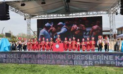 CHP'lilerin sırt döndüğü çocuklar er meydanına çıktı