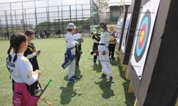 Denizli'de okçular 23 Nisan için yarıştı