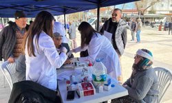 Deprem sonrası doktorlardan Sındırgı'ya özel ilgi