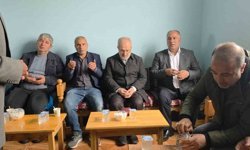 Diyarbakır'da yıldırım çarpması sonucu ölen çocukların aileleri taziyeleri kabul ediyor