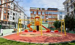 Esenyurt Belediyesi yangında zarar gören parkı yeniledi