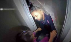 Evlerinde mahsur kalan vatandaşları AFAD kurtardı