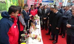 Ezine'de 3. Gıda, Hayvancılık ve Tarım Teknolojileri Festivali'ne yoğun ilgi