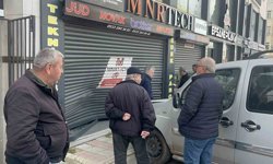 Fren yerine gaza basan sürücü işyerine daldı