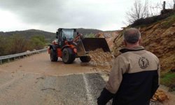 Gercüş'te sağanak yağış sel getirdi