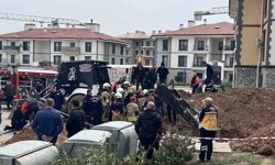 Göçük altında kalan işçi için ekipler seferber oldu