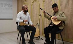 Görme engelli Umut, Aşık Veysel'in yolundan gidiyor