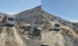 Hakkari-Van yolunda ulaşım tek şeritten sağlanıyor