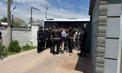 Halfeti Belediyesine operasyonda gözaltına alınan şüpheliler adliyeye sevk edildi