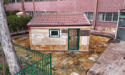 Hastane bahçesinde türbe, rivayetleriyle dikkat çekiyor