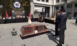 İstanbul'da tarihi eser operasyonu: Yesarizade Kazasker Mustafa İzzet Efendi'nin yaptığı tablo da ele geçirildi