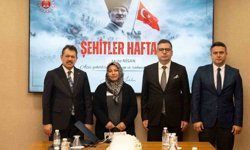 İzmir Adliyesi'nde şehit yakınları unutulmadı