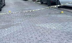 Kağıthane'de polis kendine saldıran gençler kaçınca havaya uyarı ateşi açtı