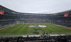 Kocaeli'de tribünler sustu, çocuklar için yas tutuldu