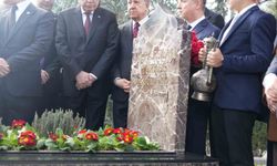 MHP Lideri Bahçeli, Türkeş'in kabrini ziyaret etti