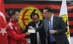 Milletvekili Hatipoğlu'ndan Eskişehirspor'a 5 milyon TL'lik destek