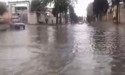 Nizip'te sağanak sonrası yollar göle döndü, kırsal mahallelerde sel meydana geldi