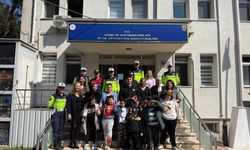 Otizm farkındalığı için jandarmayı ziyaret ettiler