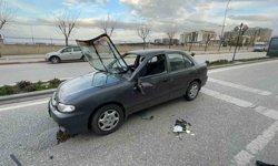 Otomobil park halindeki araca çarparak takla attı: 1 yaralı
