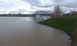 Patnos'ta sağanak taşkına neden oldu: Evleri su bastı