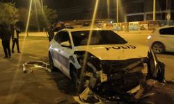 Polis otosuna çarpıp patlamış lastiklerle kaçtı, park halinde bulundu
